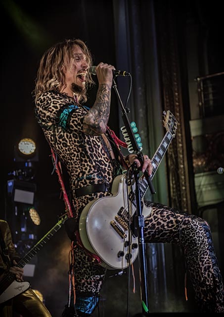 drb_180331_theDarkness_Regency_SF-321-Edit-Edit-Edit
