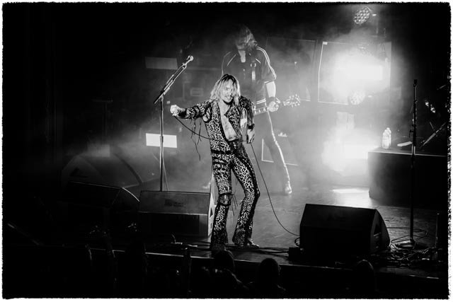 drb_180331_theDarkness_Regency_SF-514-Edit-Edit-Edit